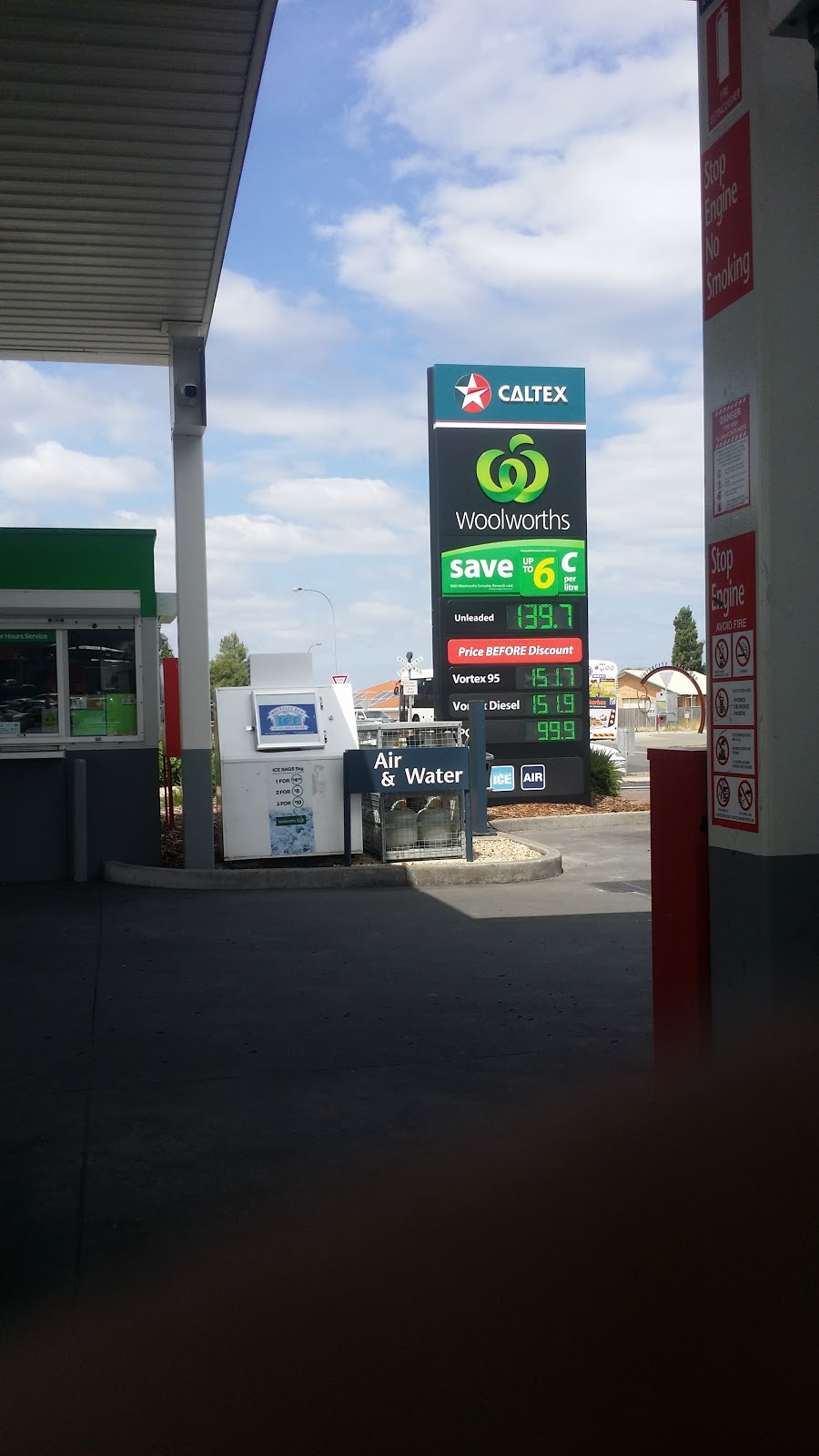 Caltex Woolworths | gas station | 1 Box Hill Rd, Claremont TAS 7011, Australia | 0362499237 OR +61 3 6249 9237