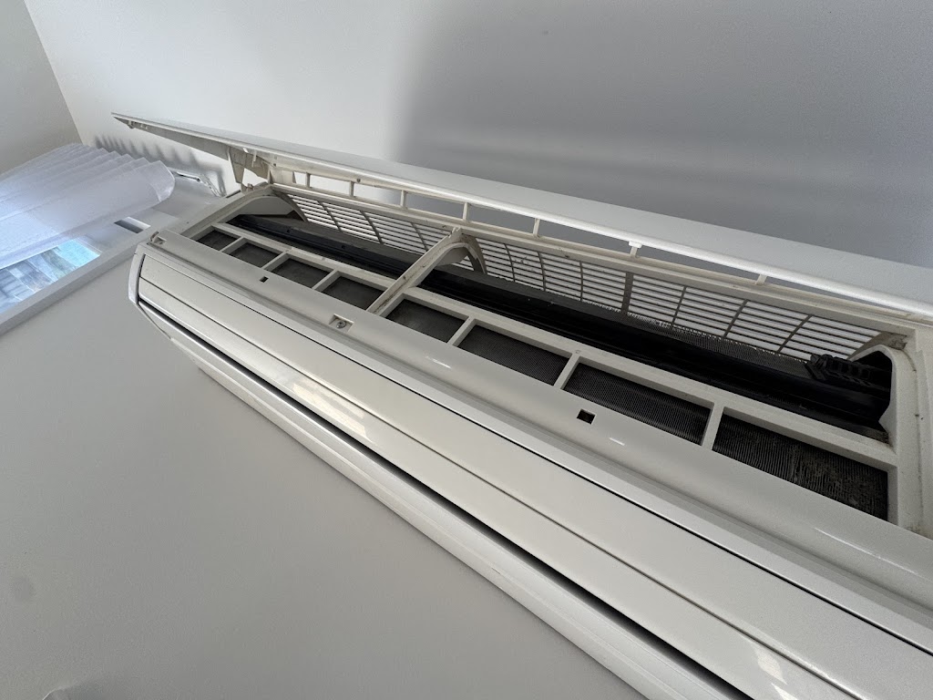 Kj Cleaning Services | 16 Massimo Way, Korumburra VIC 3950, Australia | Phone: 0468 443 099