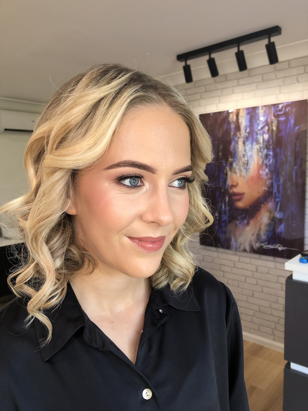 Rhi Martin Makeup Cosmetic Artistry | Tanby Rd, Yeppoon QLD 4703, Australia | Phone: 0407 086 113 Rhi Martin Makeup Cosmetic Artistry | Tanby Rd, Yeppoon QLD 4703, Australia | Phone: 0407 086 113