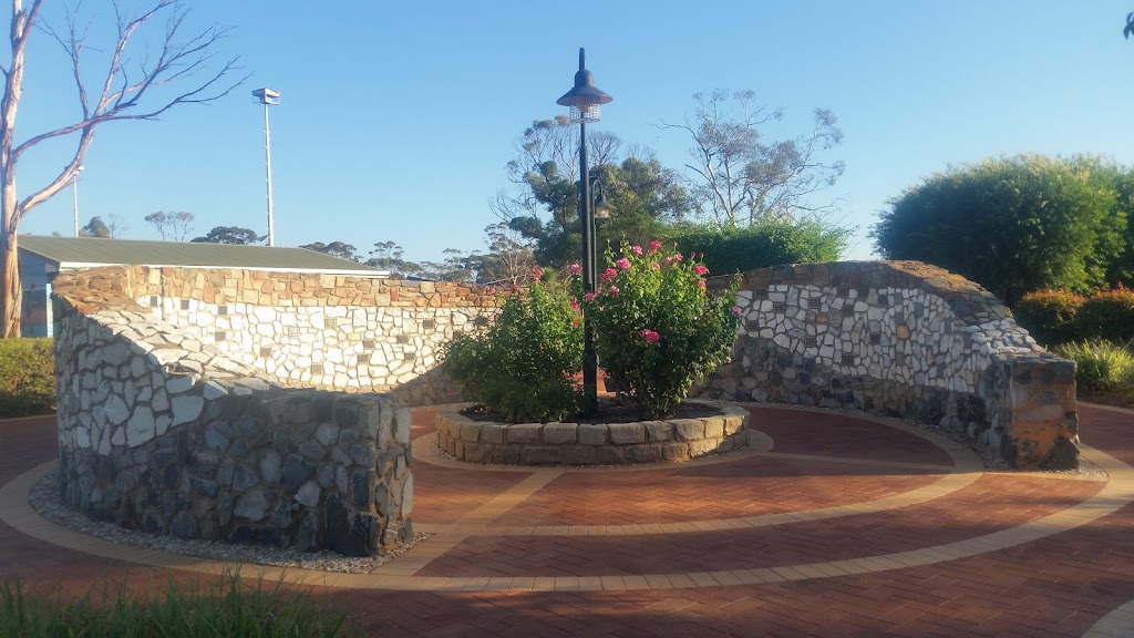 Kambalda Aquatic Facility | 2 Barnes Dr, Kambalda West WA 6442, Australia | Phone: (08) 9080 2111