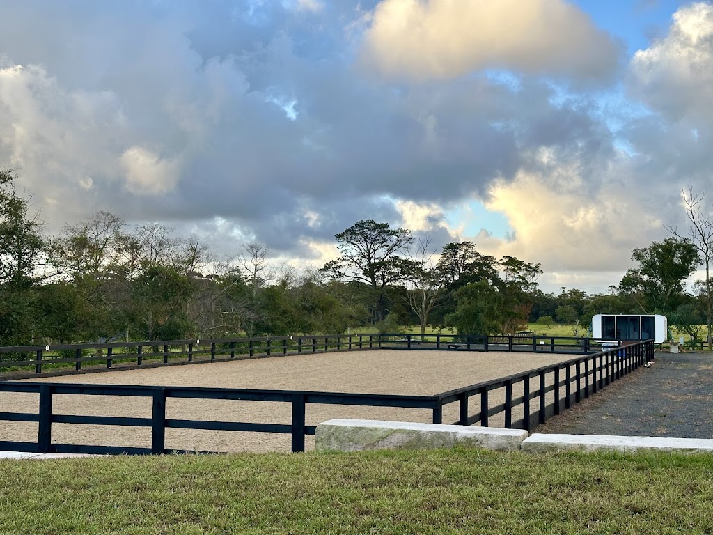 Sandusky Lodge | 13 Barakee Rd, Peats Ridge NSW 2250, Australia | Phone: 0408 397 933