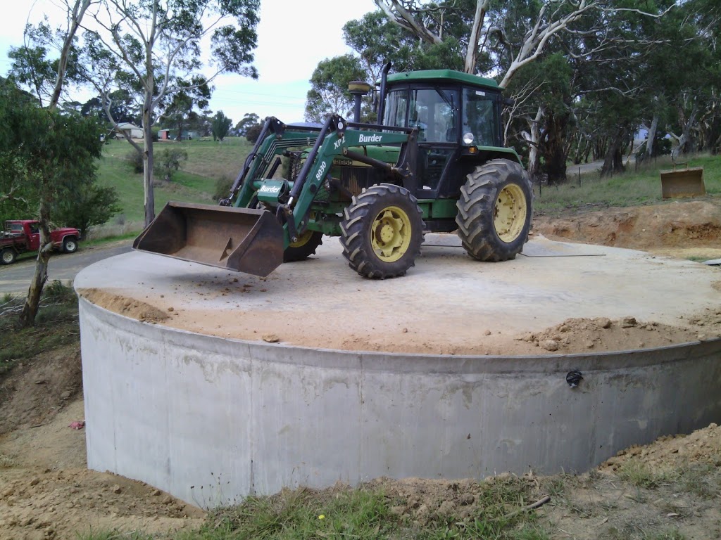 Terry Miller Concrete Tanks | 1023 Cookinburra Rd, Indigo Valley VIC 3688, Australia | Phone: 0419 462 814