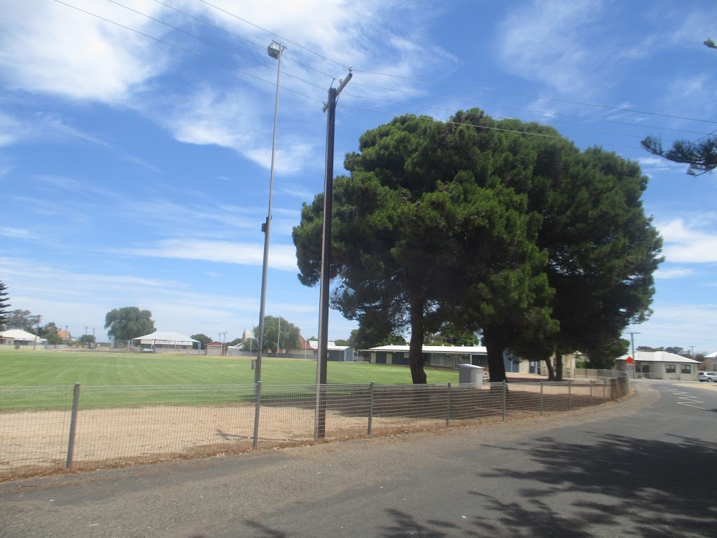Hummocks Watchman Eagles Football Club |  | LOT 149 Burra St, Port Wakefield SA 5550, Australia | 0888671555 OR +61 8 8867 1555