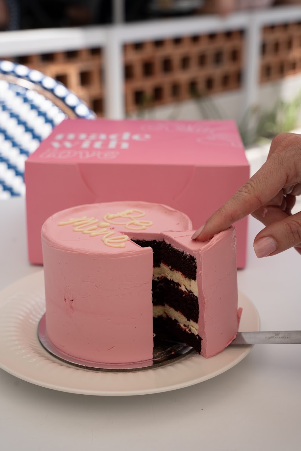 Darvella Patisserie | Shop 1/37 Oxford St, Bulimba QLD 4171, Australia | Phone: (07) 3902 0360