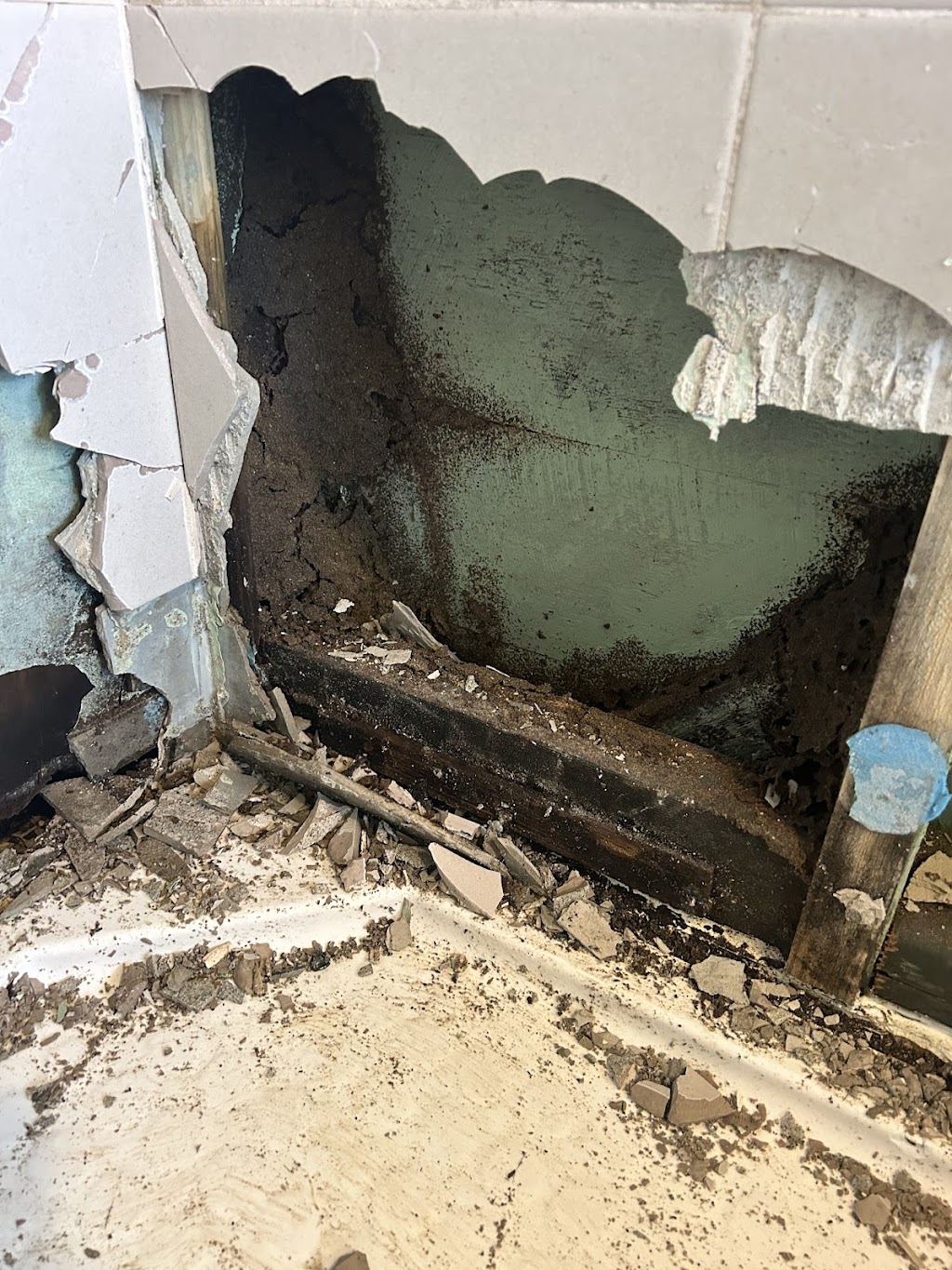 Liquid Barrier Shower Repair | Unit 3/51 Hilltop Pkwy, Tallwoods Village NSW 2430, Australia | Phone: 0429 938 163