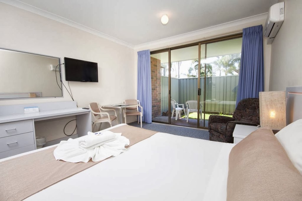 Island Palms Motor Inn | 115 The Lakes Way, Forster NSW 2428, Australia | Phone: (02) 6554 5555