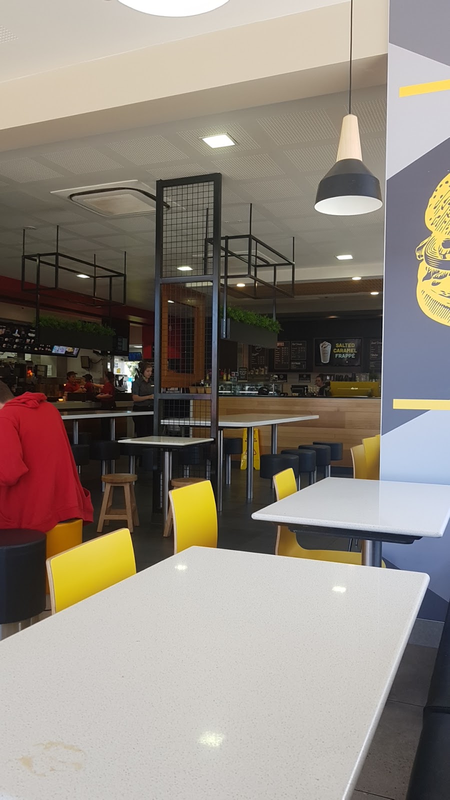 McDonalds Wodonga Homemaker Centre | 285 Victoria Cross Parade, Wodonga VIC 3690, Australia | Phone: (02) 6024 1154