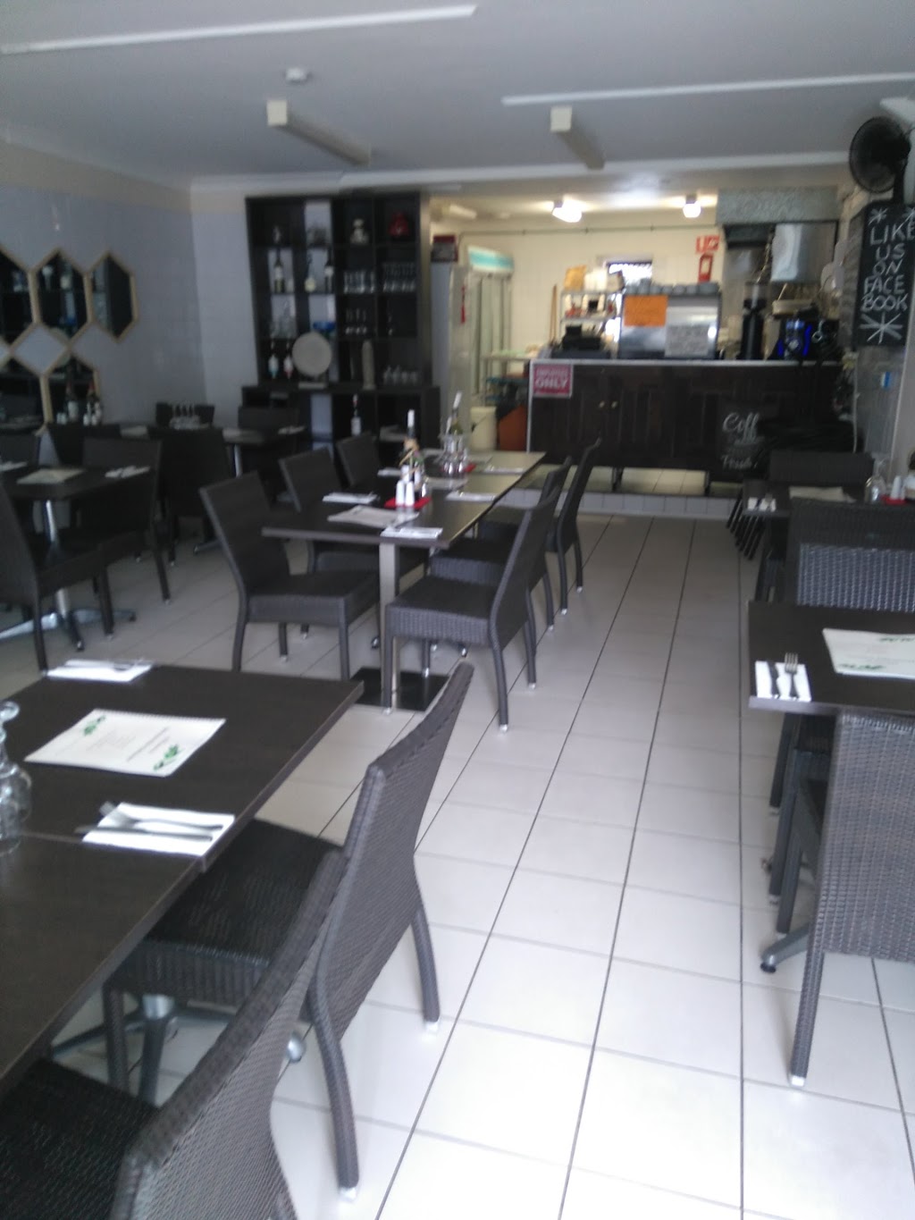 Barrozza Italian Restaurant | restaurant | 1/110 Wyong Rd, Killarney Vale NSW 2261, Australia | 0243399389 OR +61 2 4339 9389