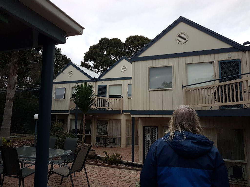 Island Breeze | lodging | 13-15 McHaffie Dr, Cowes VIC 3922, Australia | 0359522188 OR +61 3 5952 2188