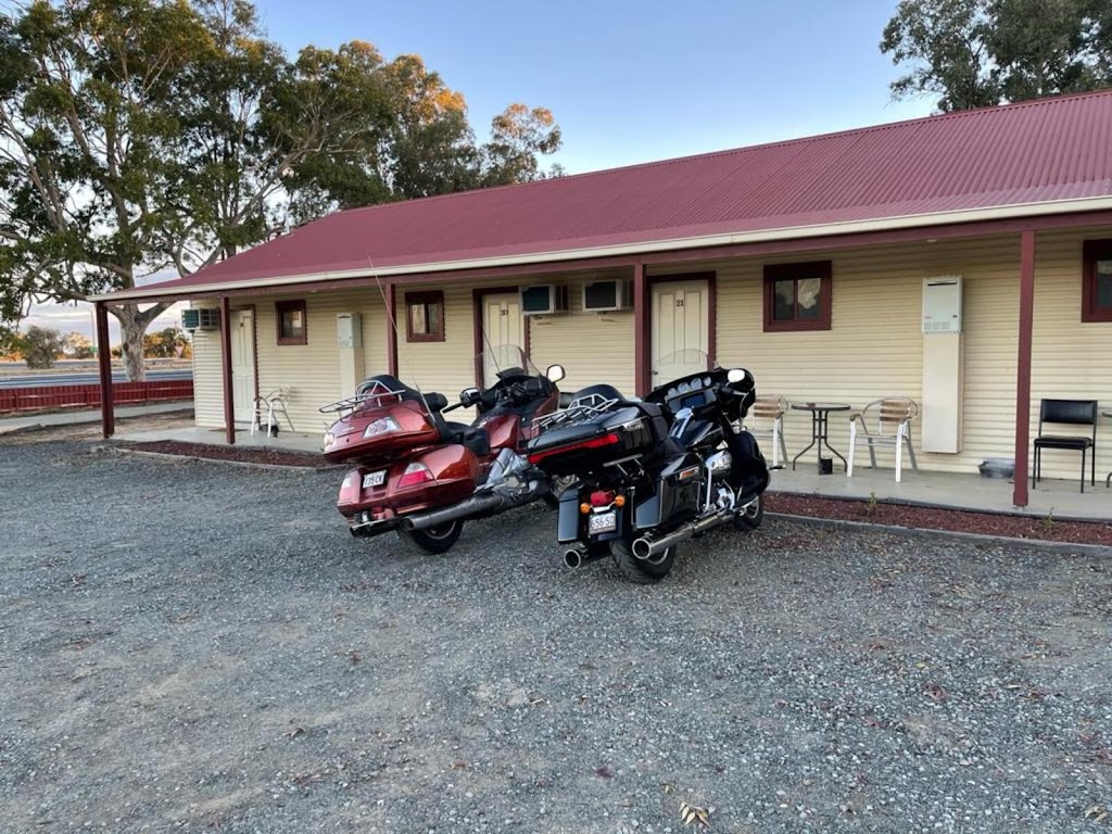Outback Quarters | lodging | Corner of Cubb and, Sturt Hwy, Hay NSW 2711, Australia | 0269931804 OR +61 2 6993 1804