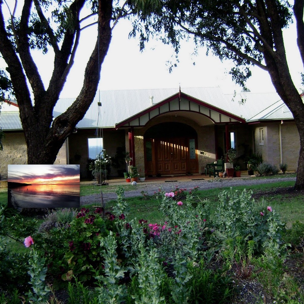 Avila Vista | lodging | 70 Avila Rd, Curlewis VIC 3222, Australia | 0490403511 OR +61 490 403 511