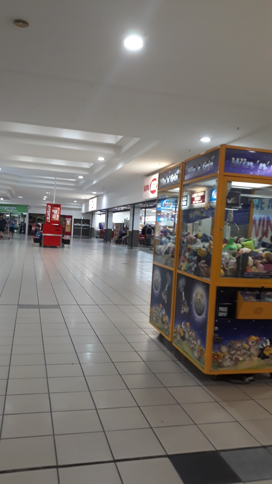 Eagleby Shopping Plaza | shopping mall | 142 Fryar Rd, Eagleby QLD 4207, Australia | 0732872444 OR +61 7 3287 2444