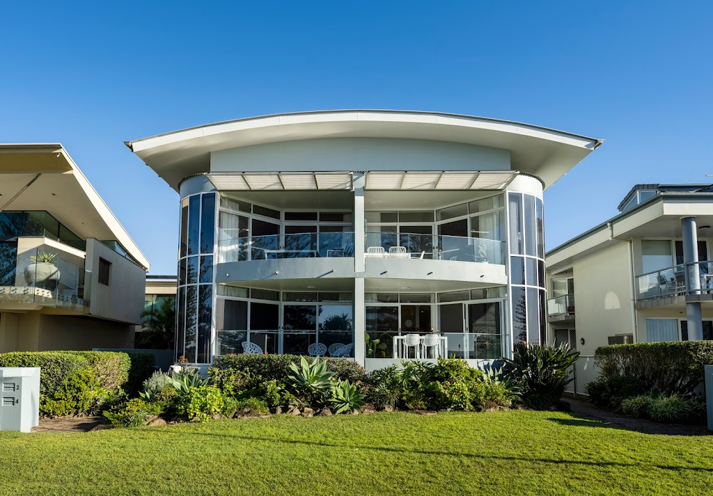 La Ronde One (Unit 1) | 7 Pacific Parade, Yamba NSW 2464, Australia | Phone: 0447 574 601