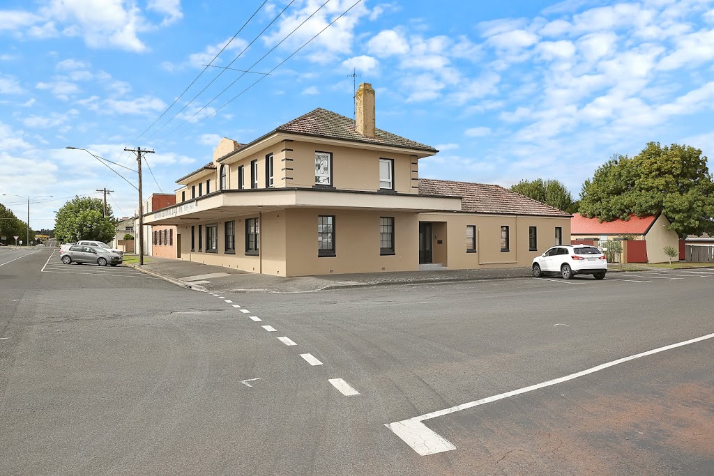 Grand Central Accommodation B&B Cobden | lodging | 30 Victoria St, Cobden VIC 3266, Australia | 0355951881 OR +61 3 5595 1881