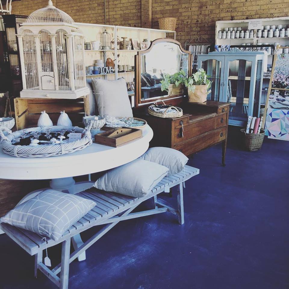 Paisley Vintage | home goods store | 10/15 Clare-Mace Cres, Berkeley Vale NSW 2261, Australia | 0407458950 OR +61 407 458 950