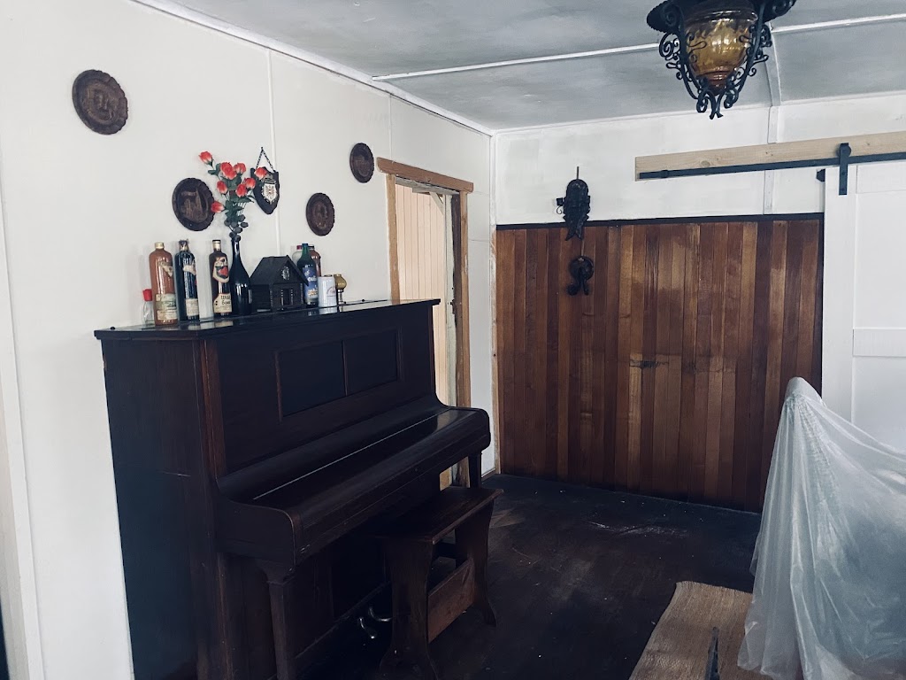 Tanjil lodge | 3518 Mt Baw Baw Tourist Rd, Tanjil Bren VIC 3833, Australia | Phone: 0427 944 968
