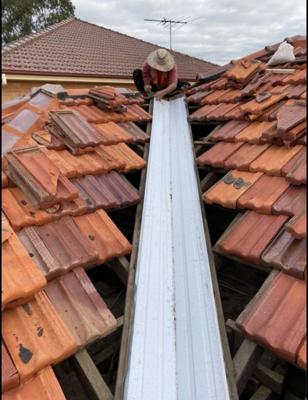 Roof restoration and repairs bateau Bay | 123 Rotherham St, Bateau Bay NSW 2261, Australia | Phone: 1300 131 302