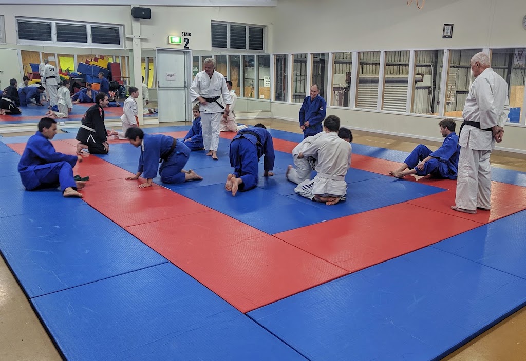 YMCA Newtown Stadium | 25-33 Riversdale Rd, Newtown VIC 3220, Australia | Phone: (03) 5223 2714