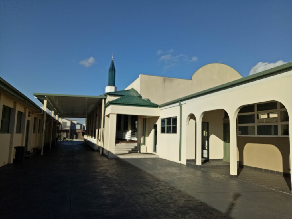 Noble Park Mosque | 18 Leonard Ave, Noble Park VIC 3174, Australia | Phone: (03) 9546 8089