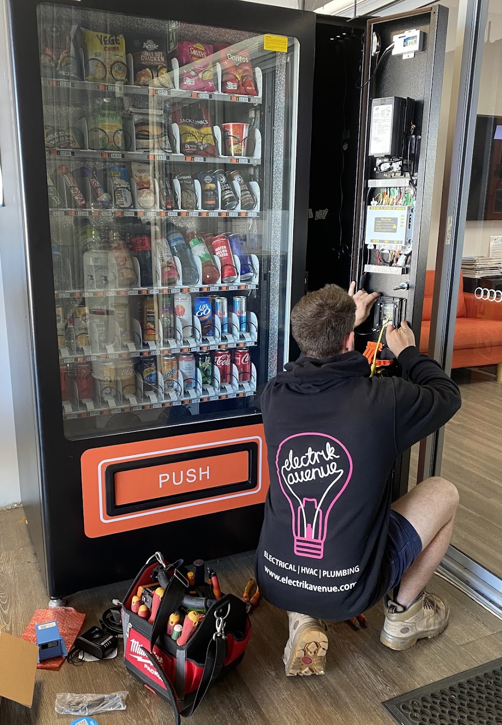 Electrik Avenue | 191 Elliott Rd, Banyo QLD 4014, Australia | Phone: (07) 3269 0789