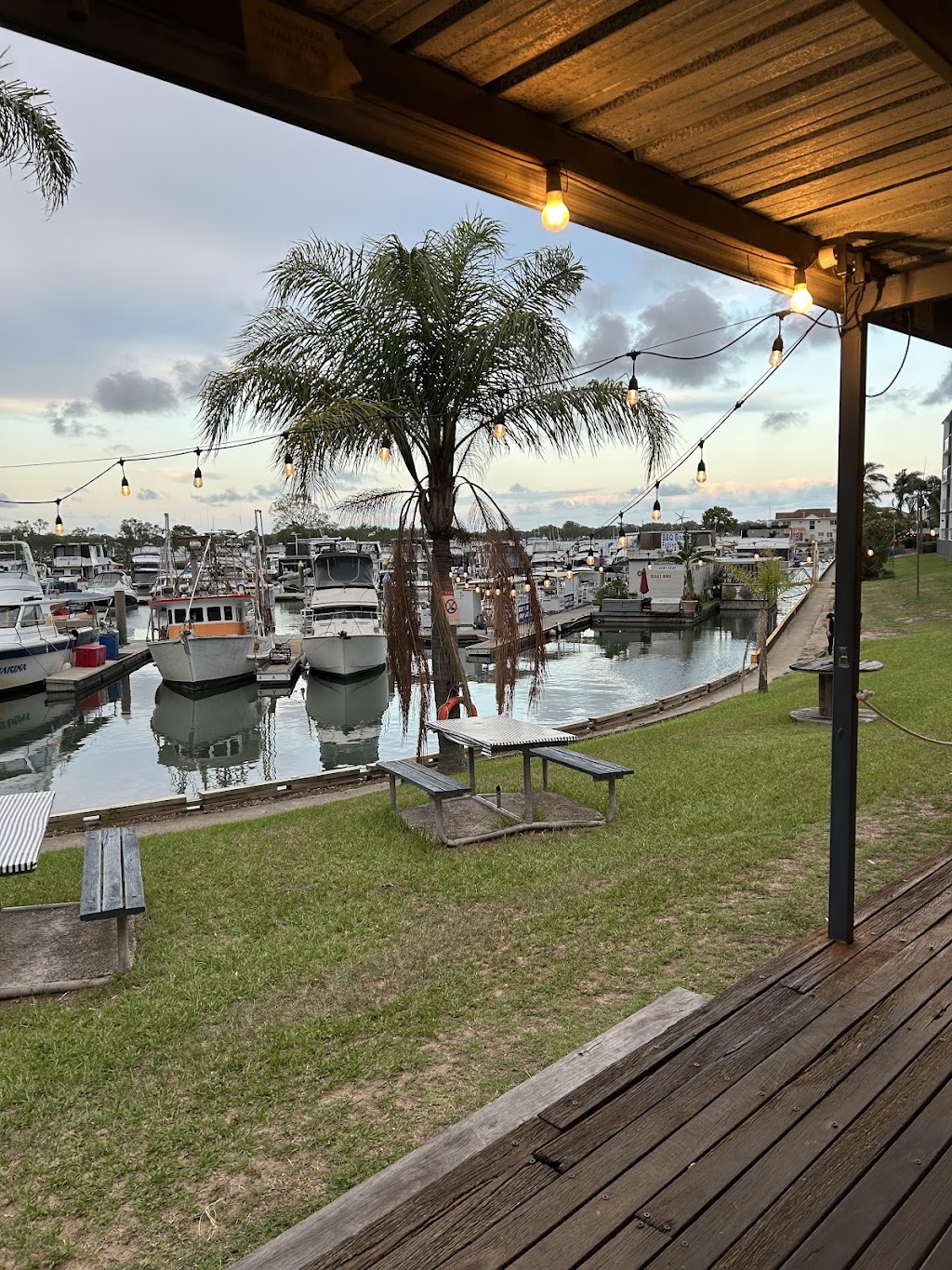 The Flames Seafood & Modern Indian | 1/109 Landsborough Ave, Scarborough QLD 4020, Australia | Phone: (07) 2114 7320