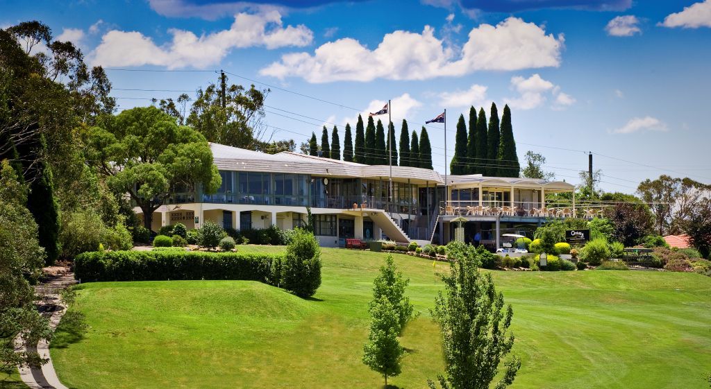 Country Club Brasserie | 208/218-220 Blaxland Rd, Wentworth Falls NSW 2782, Australia | Phone: (02) 4757 3330