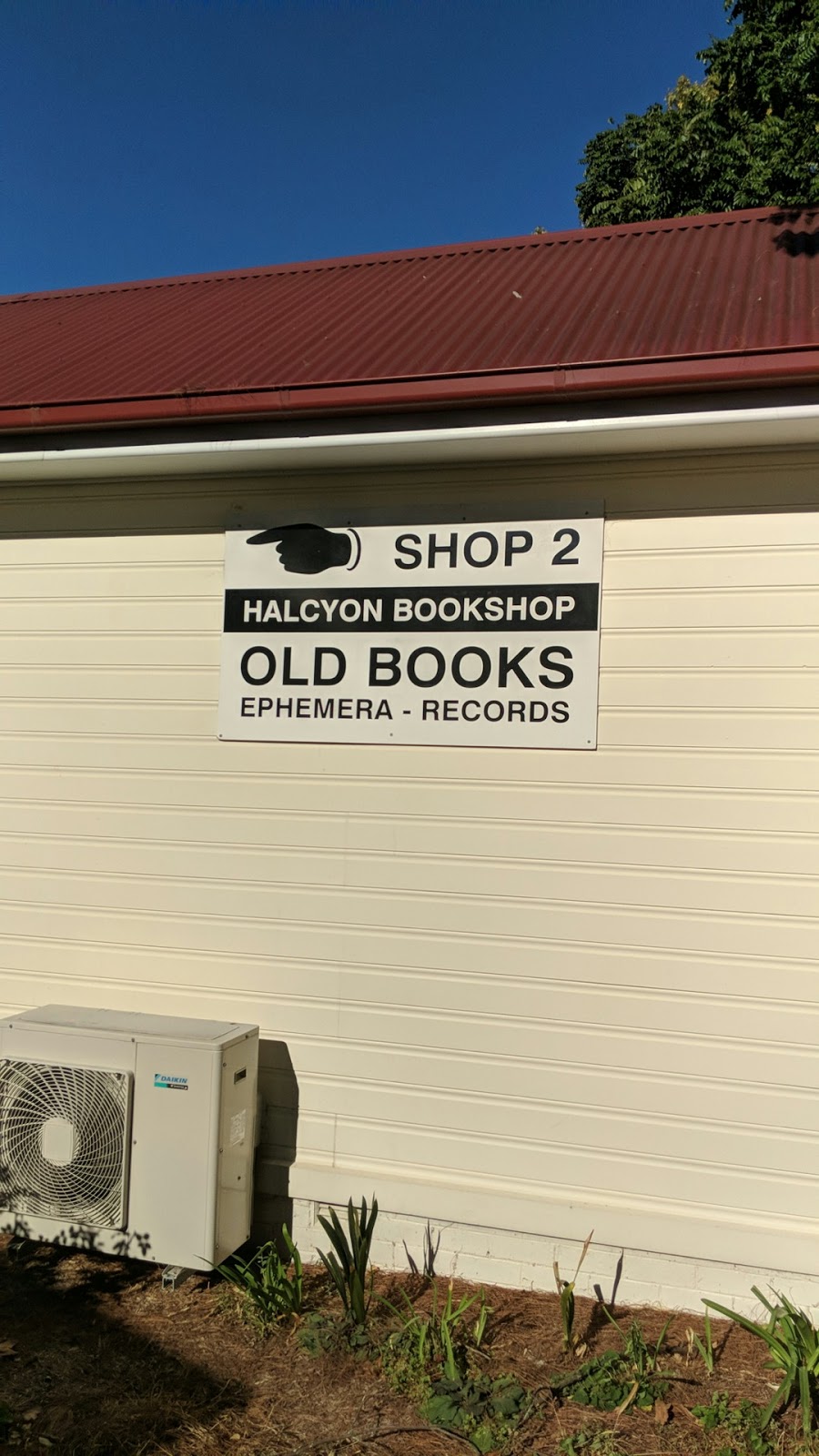 Halcyon Bookshop | home goods store | 165 B73, Kangaroo Valley NSW 2577, Australia | 0244651088 OR +61 2 4465 1088