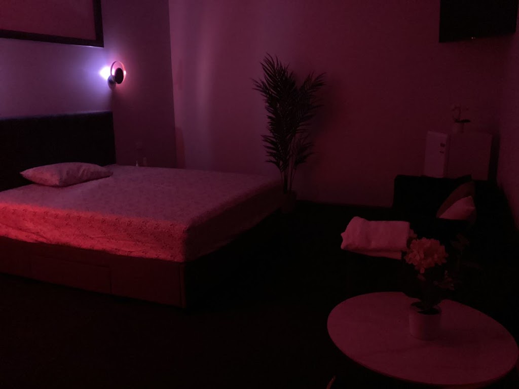 Bathurst Brothel | 8 Kirkcaldy St, South Bathurst NSW 2795, Australia | Phone: 0493 770 706