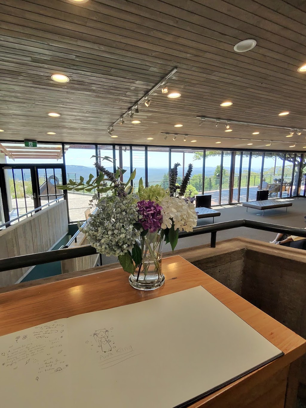 Visitor Centre | Mount Tomah NSW 2758, Australia | Phone: (02) 9231 8111