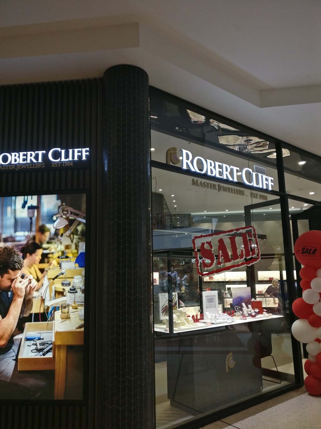 Robert Cliff Master Jewellers | jewelry store | Shop 380a Castle St, Castle Hill NSW 2154, Australia | 0288505400 OR +61 2 8850 5400