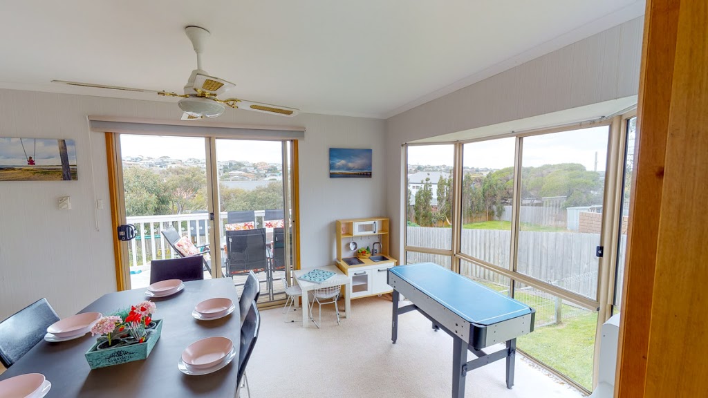 High Tide House | lodging | 59 Ocean Trwy, Ocean Grove VIC 3226, Australia | 0403515605 OR +61 403 515 605