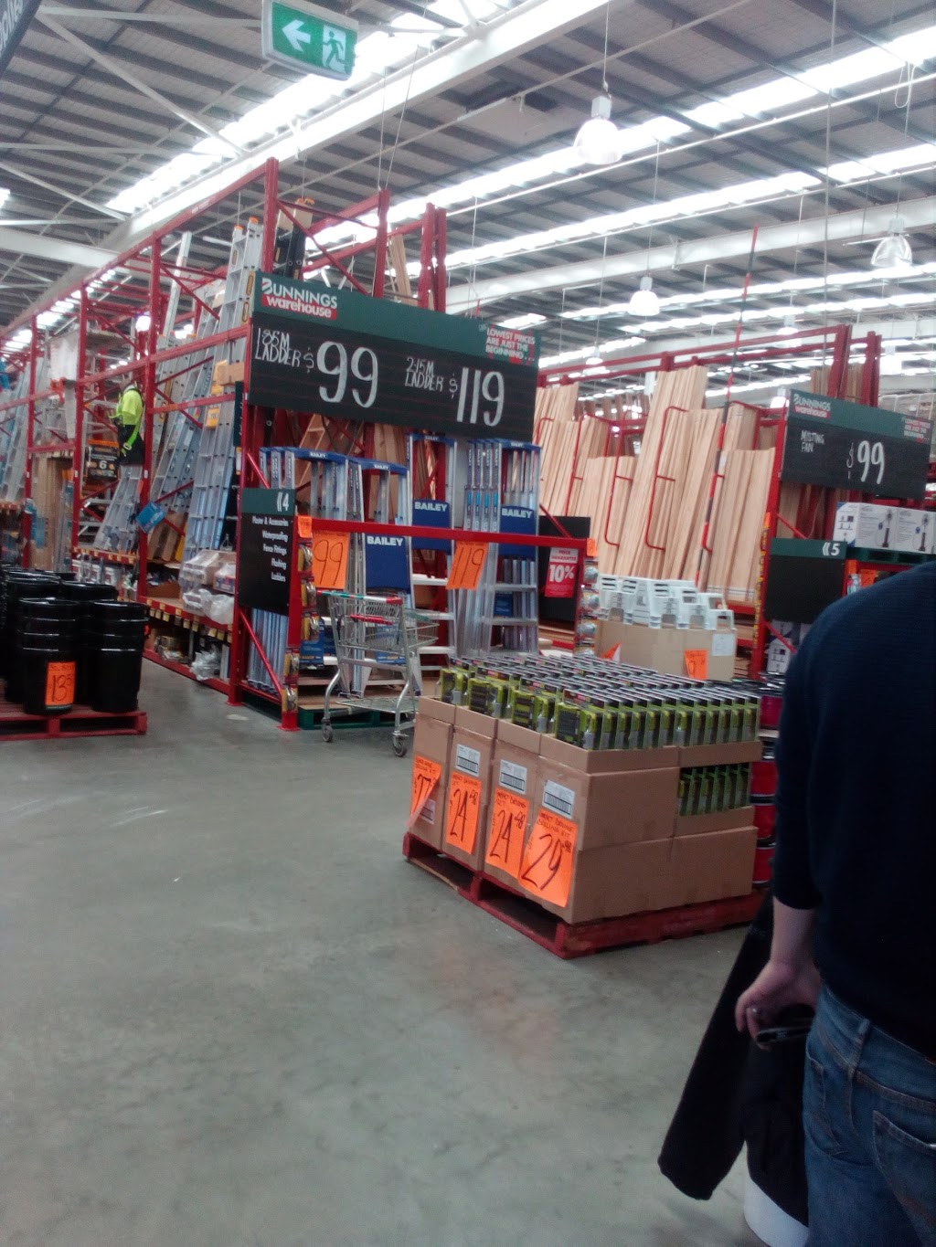 Bunnings Warrawong | hardware store | Bayview Centre, Northcliffe Dr, Warrawong NSW 2502, Australia | 0242760800 OR +61 2 4276 0800