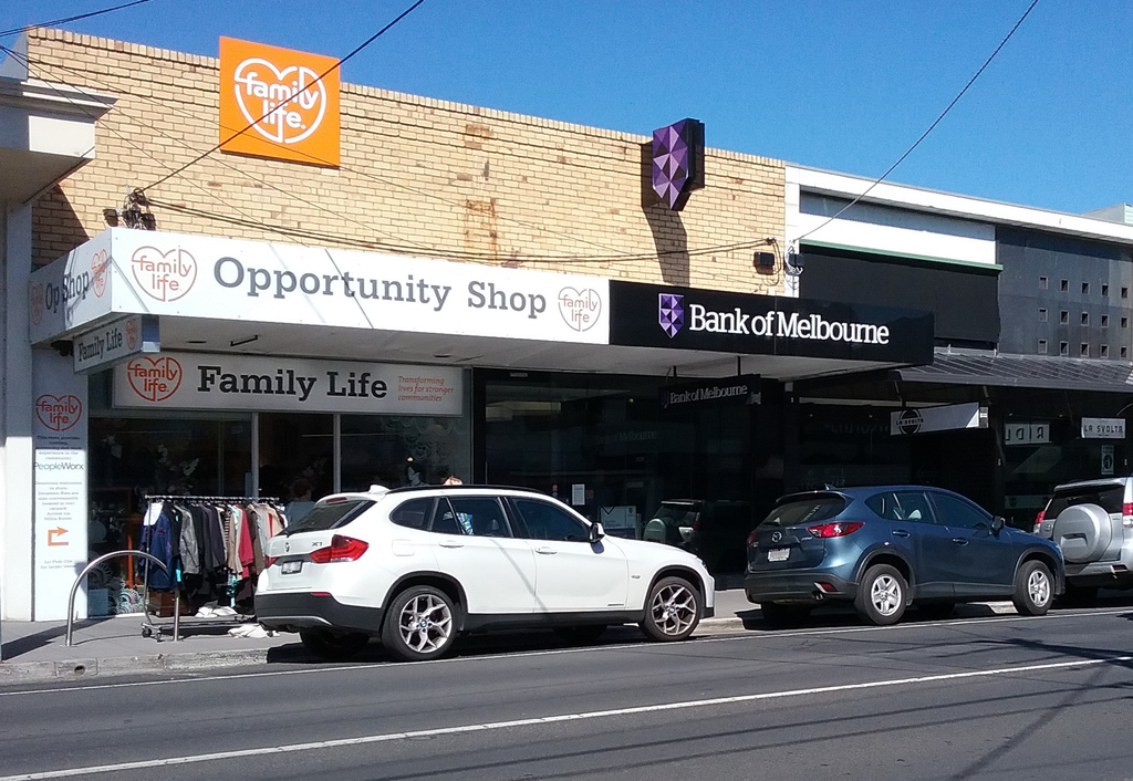 Family Life: Hampton Opportunity Shop | clothing store | 452B Hampton St, Hampton VIC 3188, Australia | 0395987893 OR +61 3 9598 7893