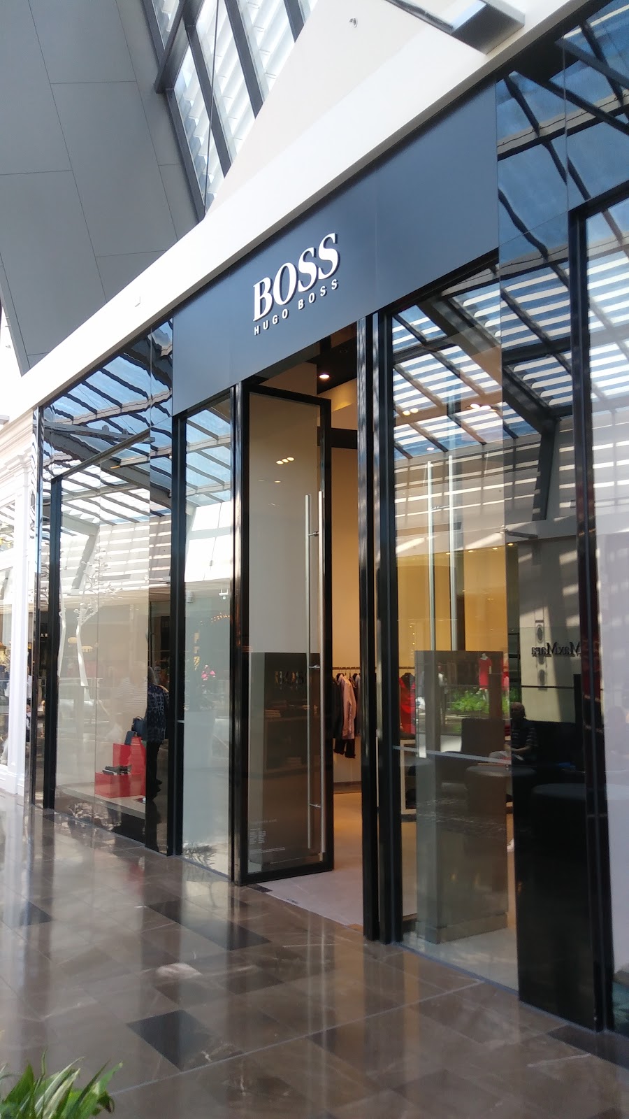 BOSS HUGO BOSS | clothing store | 619 Doncaster Rd, Doncaster VIC 3108, Australia | 0398559581 OR +61 3 9855 9581