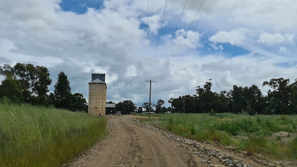 Belfrayden Silo, Gnadbro Pastoral Co | 738 Lockhart Rd, Belfrayden NSW 2650, Australia | Phone: (02) 6928 2252