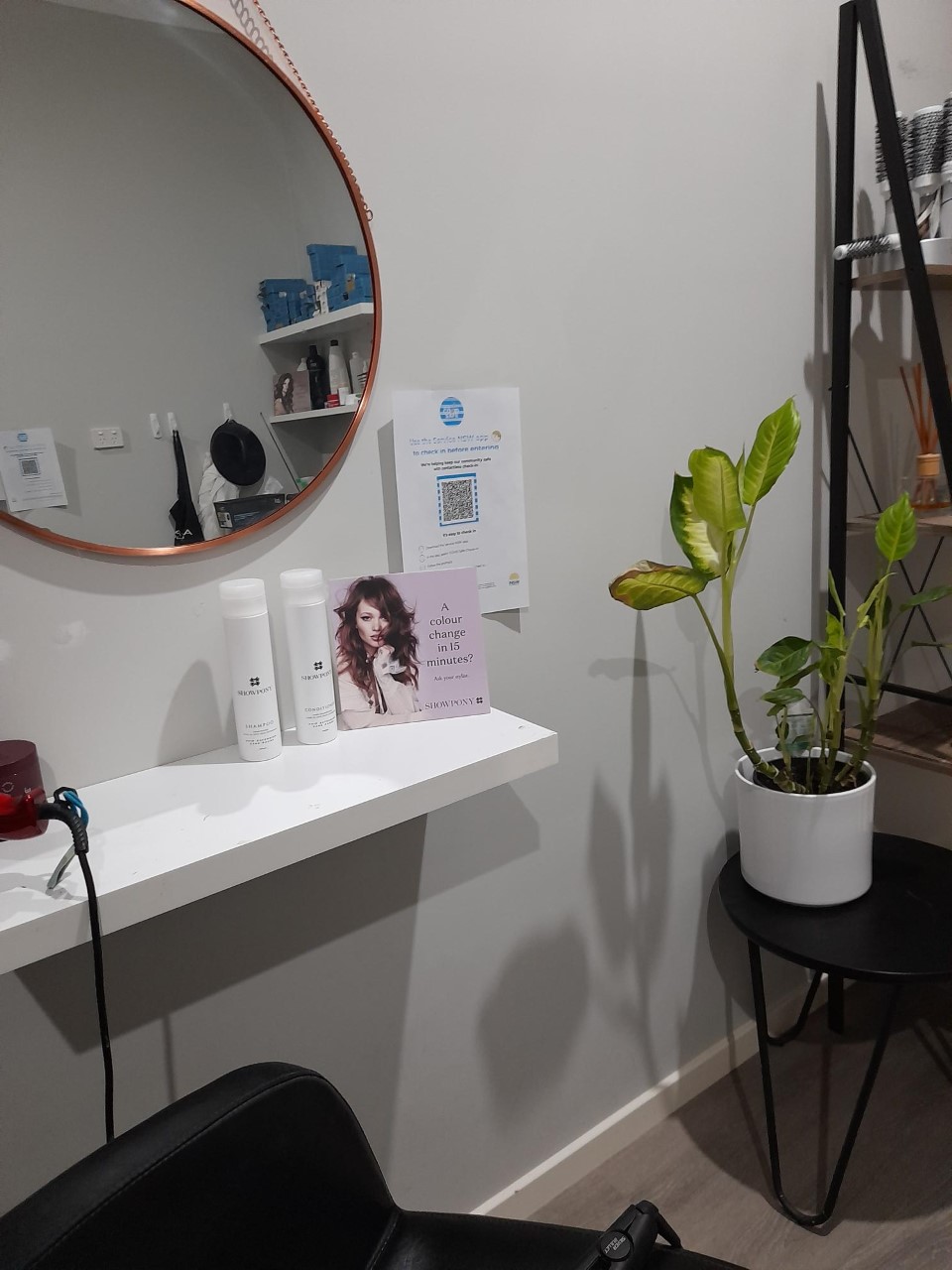 Lamour Hair Salon | hair care | 1 Bradley St, Glenmore Park NSW 2745, Australia | 0421231809 OR +61 421 231 809