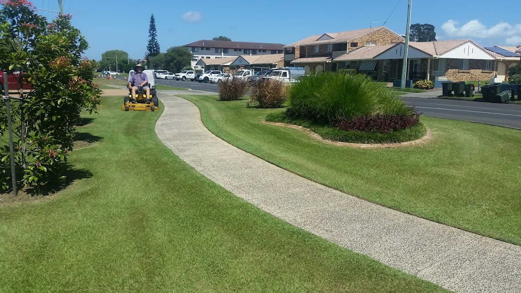 Ballina Coast Mowing |  | 8 Lakeside Way, Lennox Head NSW 2478, Australia | 0466712178 OR +61 466 712 178