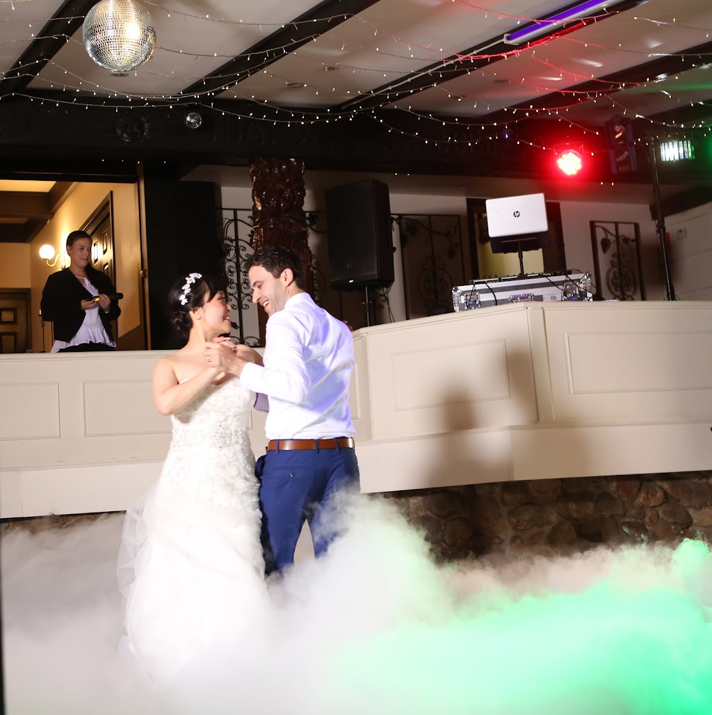 Melbourne Dj Hire | 297 Warrigal Rd, Cheltenham VIC 3192, Australia | Phone: 0421 076 331