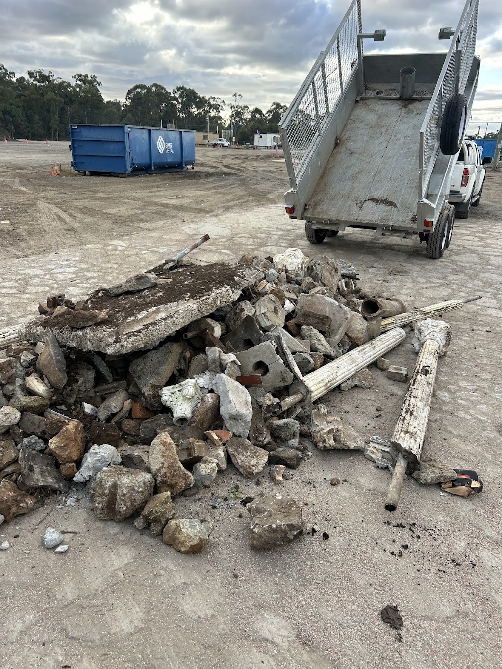 Hillview Digger Hire and Landscaping Services | 9 Hillview Cres, Bahrs Scrub QLD 4207, Australia | Phone: 0427 729 688