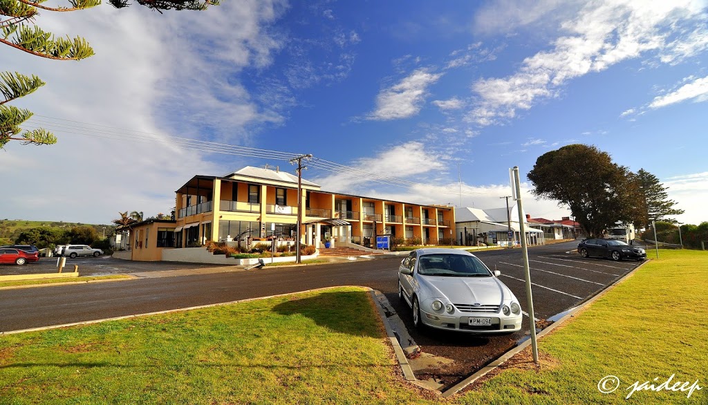 Kangaroo Island Seafront | lodging | 49 North Terrace, Penneshaw SA 5222, Australia | 0885531028 OR +61 8 8553 1028