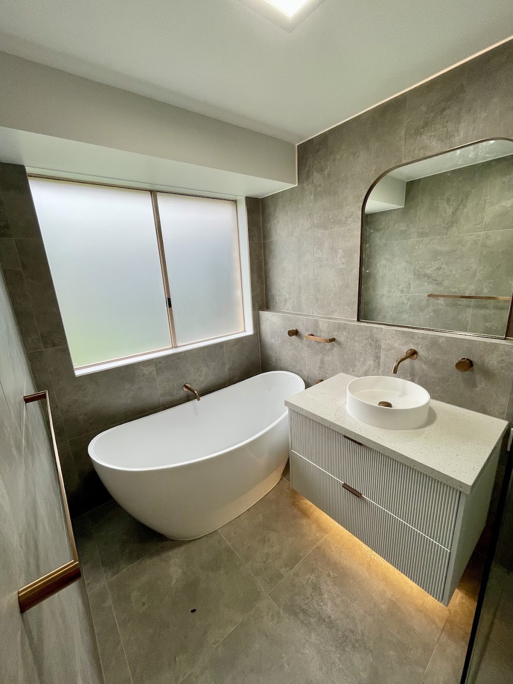 Creative Bathroom Solutions | 293 Main St, Bacchus Marsh VIC 3340, Australia | Phone: 0403 015 091
