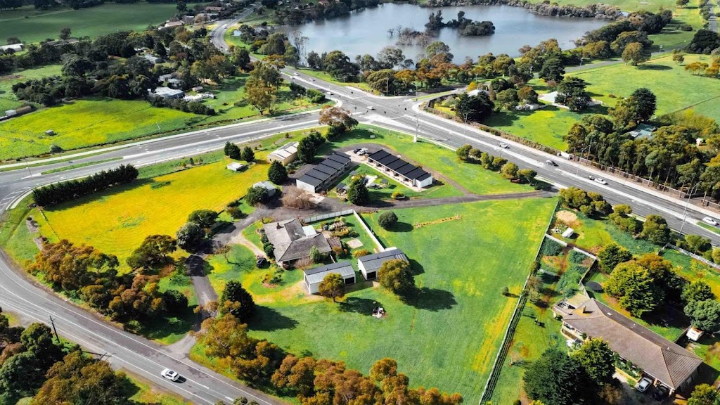 Lakeview Hideaway | 186 High St, Drysdale VIC 3222, Australia | Phone: 0472 581 777