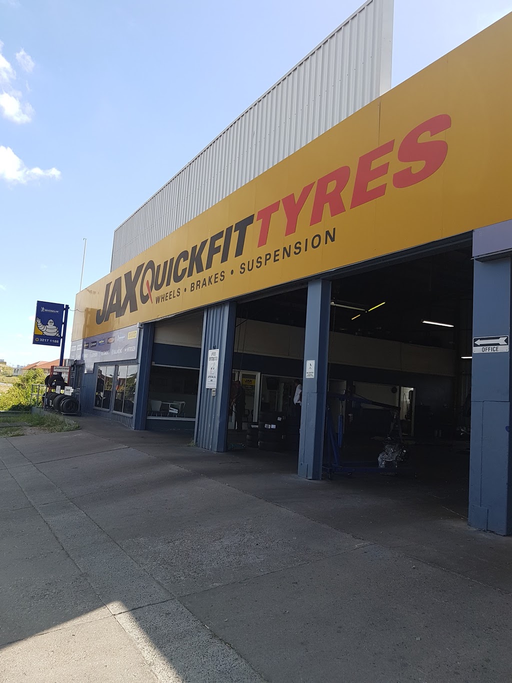 JAX Tyres Yeerongpilly | 760 Fairfield Rd, Yeerongpilly QLD 4105, Australia | Phone: (07) 3217 1188