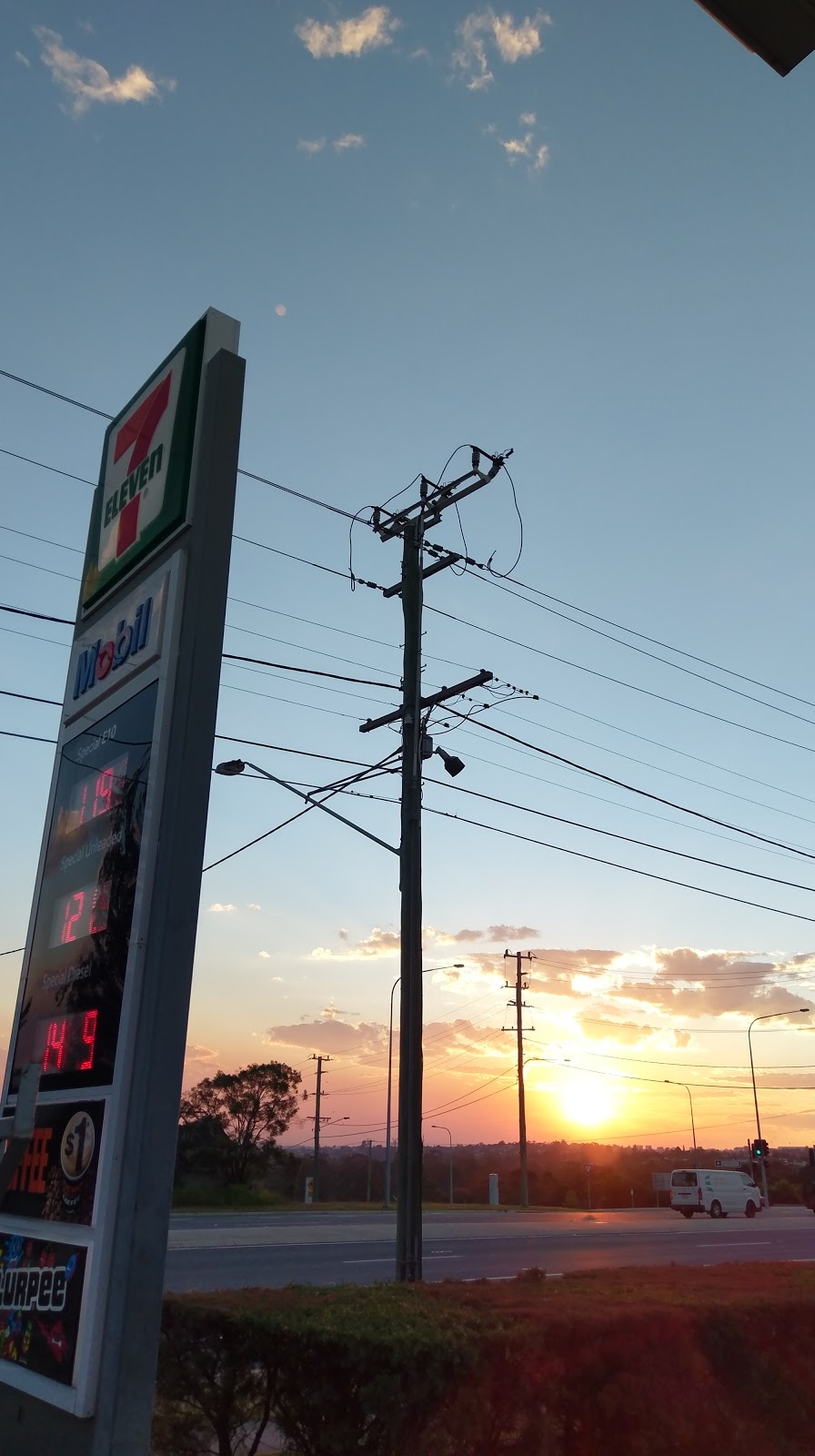 7-Eleven Mackenzie | 902 Mount Gravatt Capalaba Rd, MacKenzie QLD 4156, Australia | Phone: (07) 3422 0965