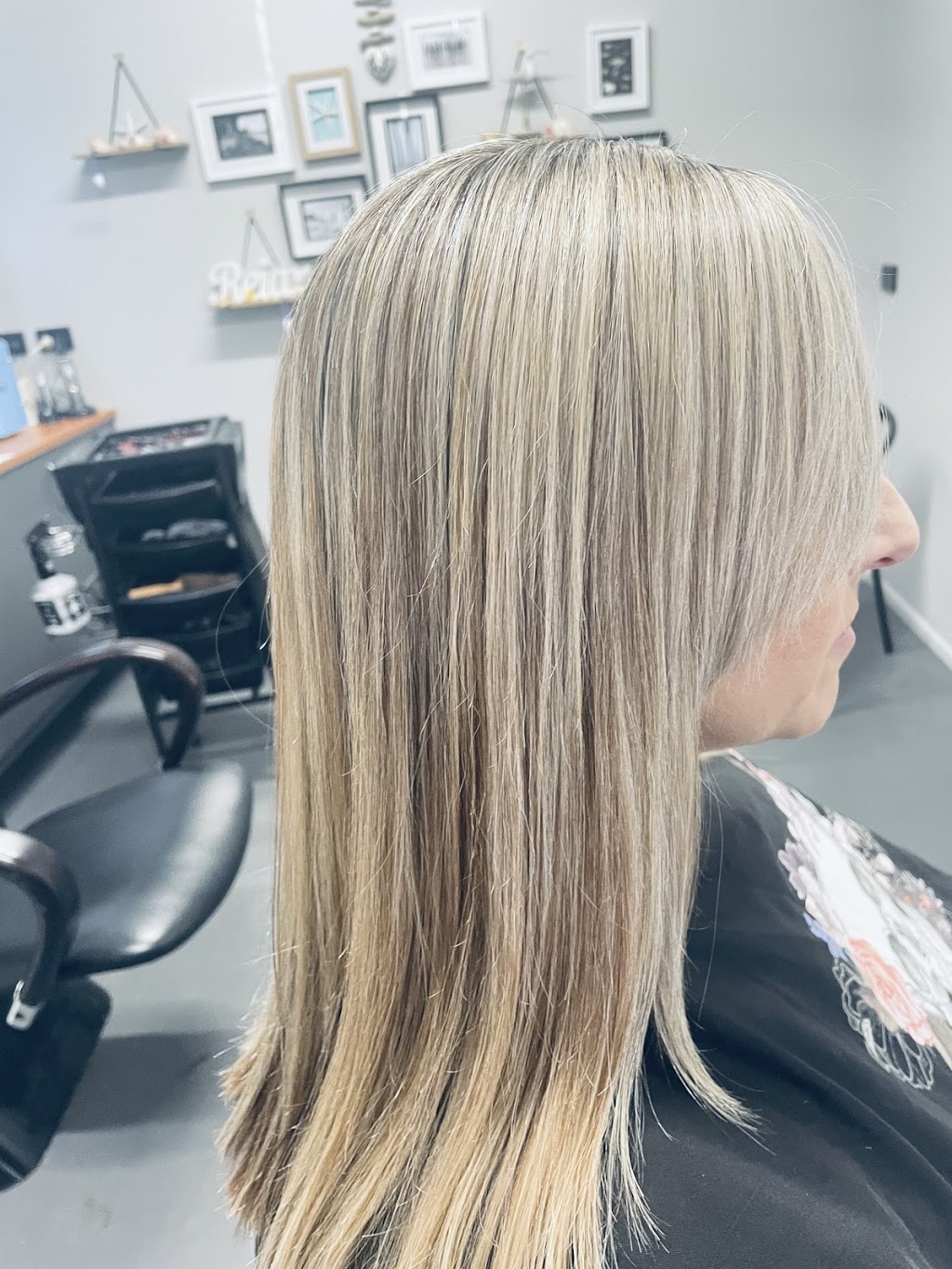 Hair@batteryhill | 2 Ninderry Cl, Battery Hill QLD 4551, Australia | Phone: 0413 726 779