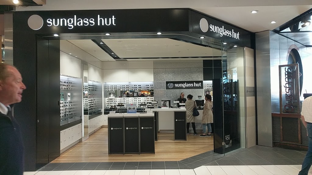 Sunglass Hut | Sydney T2 Airport Domestic Terminal, Mascot NSW 2020, Australia | Phone: (02) 9352 7471