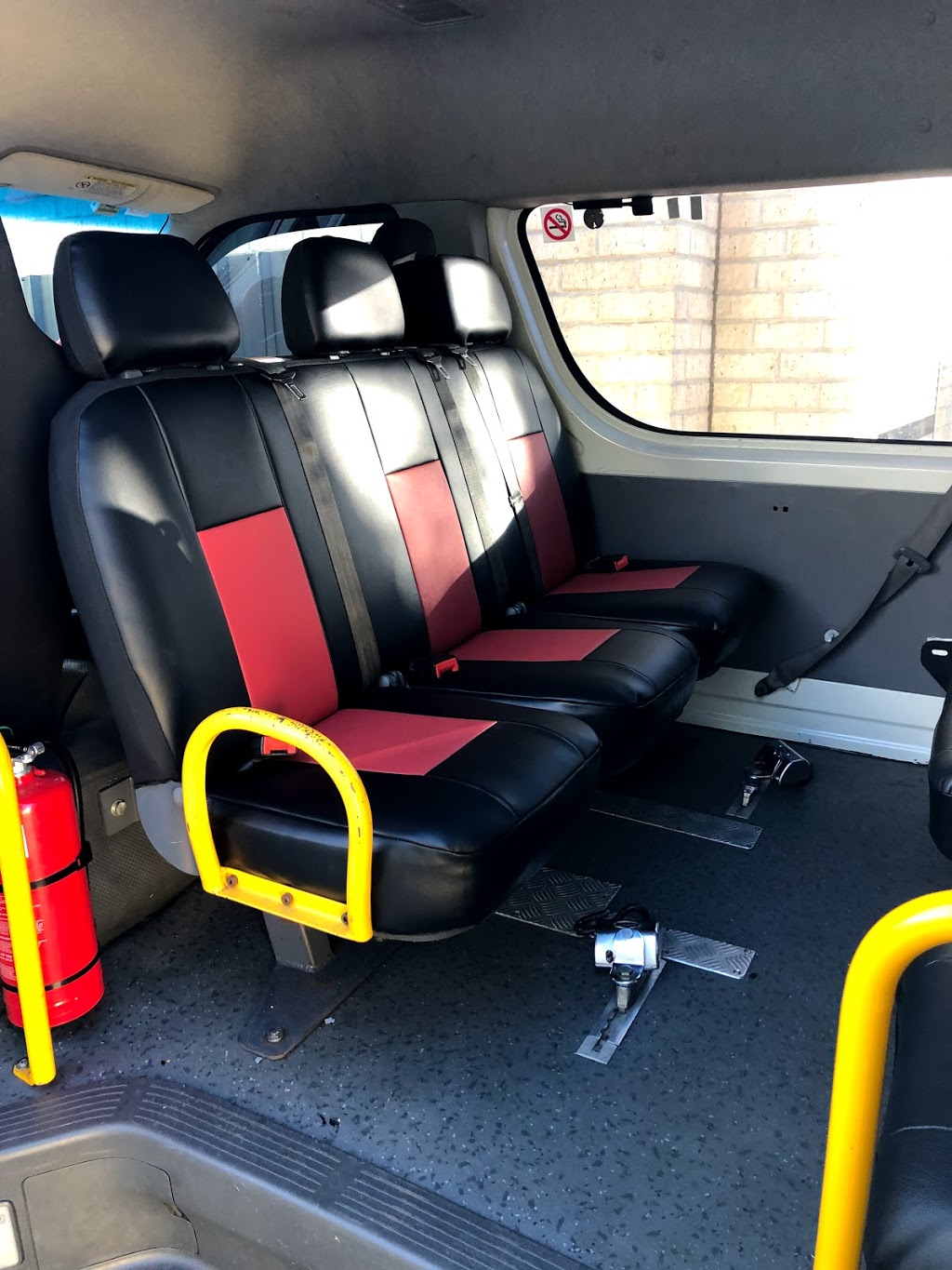 Maxi Taxi Tarneit (1 to 11 Seater Maxi Cab Melbourne) | 15 Hidden Valley Dr, Tarneit VIC 3029, Australia | Phone: 0450 804 887