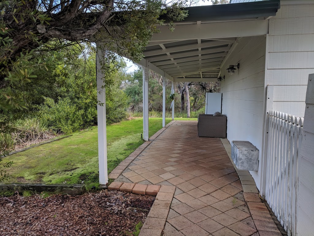 LLEWELLINS GUEST HOUSE | lodging | 64 Yates Rd, Margaret River WA 6285, Australia | 0897579516 OR +61 8 9757 9516