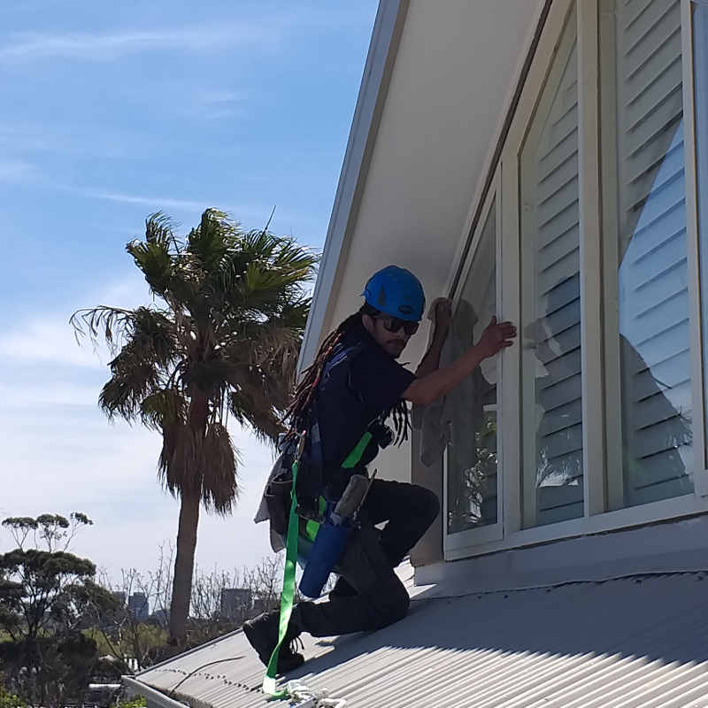 Ezyshine Window Cleaning Melboune | 44 Brandon St, Glen Iris VIC 3146, Australia | Phone: 1300 011 971