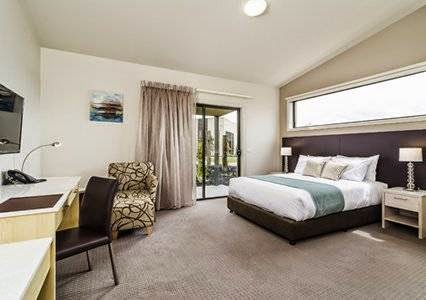 Quality Suites Seasons 5 | lodging | 454 Point Cook Rd, Point Cook VIC 3030, Australia | 0383765300 OR +61 3 8376 5300